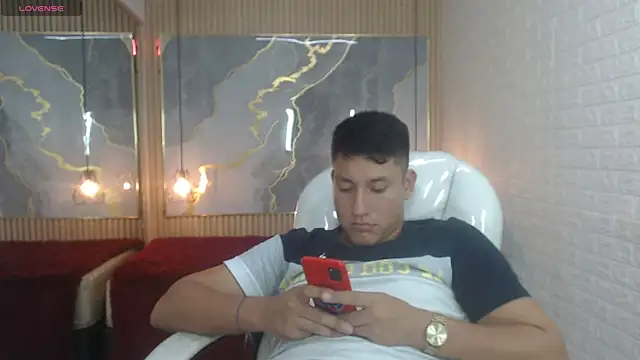 DominantBoy4 webcam