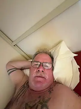 Caesar_Baxter webcam