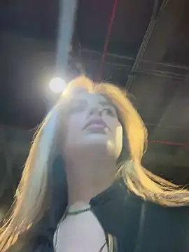Alirawrz's live cam