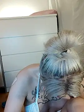 gina-lumara - Gina-Lumara's free webcam - UK Sex Cams