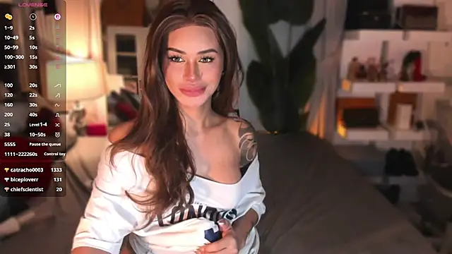ParisianDoll live cam on StripChat