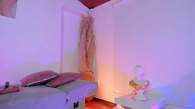 Amelie_Wine webcam