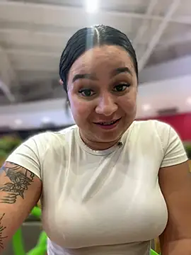 Pretty_Isadora webcam
