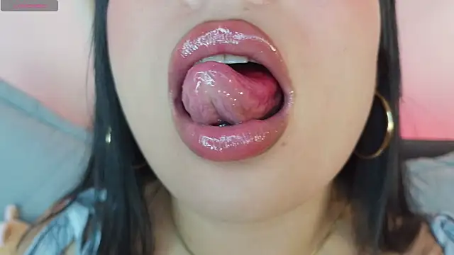 mia_roux1 webcam