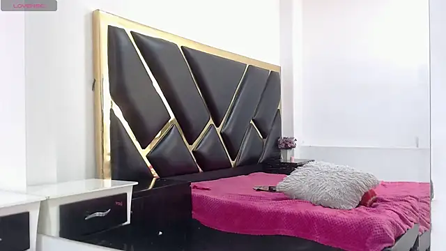 AprilyCrystal2 webcam