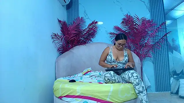 KatiiaVega webcam