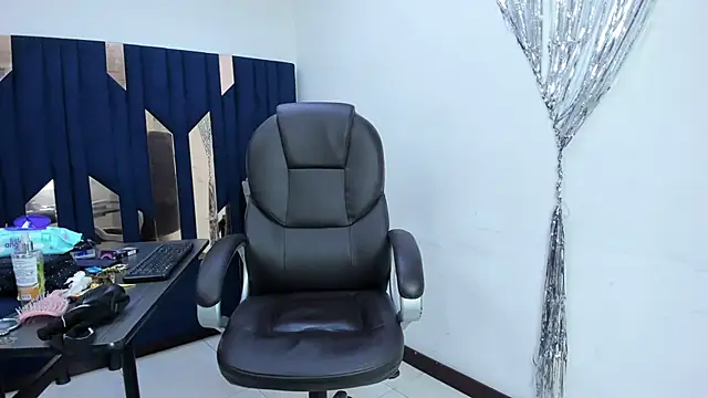 Aisha_hotts777 webcam