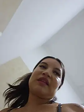 Pretty_Julieta webcam