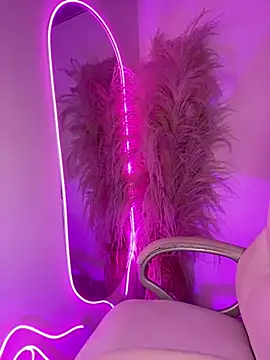 Zoe_Serrat live cam on StripChat