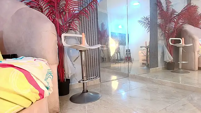 KatiiaVega webcam