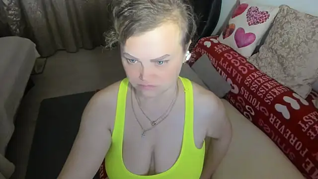 MildMature live cam on StripChat