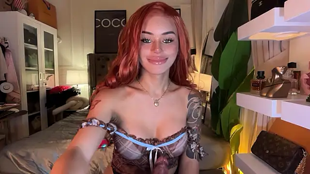 ParisianDoll webcam