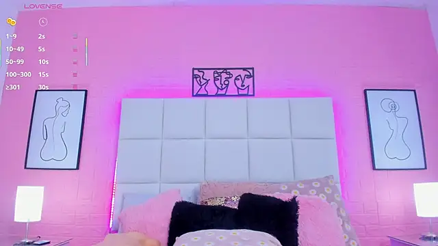 charlotte_kisss webcam