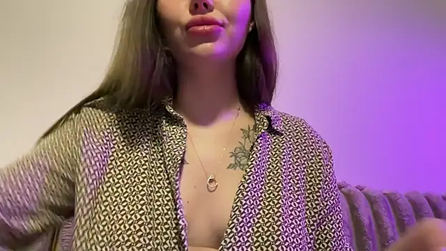 AlmaryKim webcam