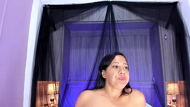 AllieBennet webcam