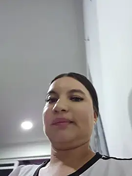 Pretty_Julieta webcam