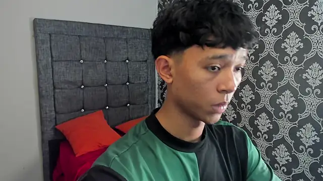 Little_Twink19x webcam