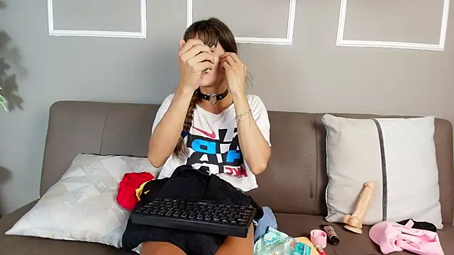 bloom_apple live cam on StripChat