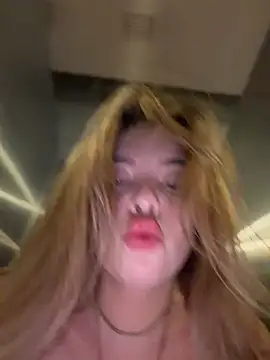 Alirawrz webcam