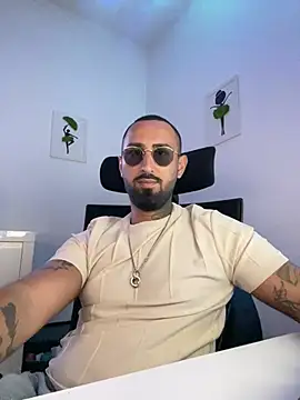 Baddfuckerr webcam
