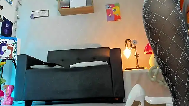 Alaia_Love77 webcam