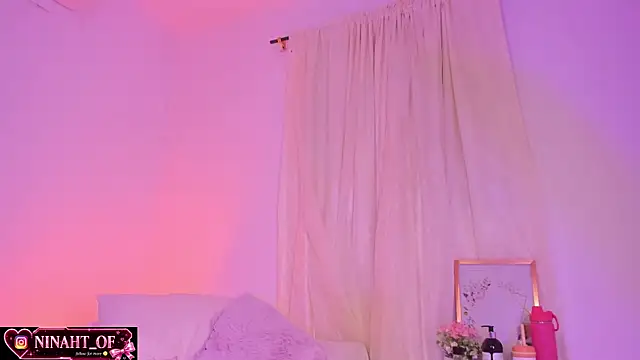 ninaht webcam