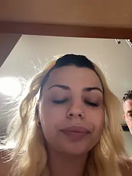 Noeliagglow webcam
