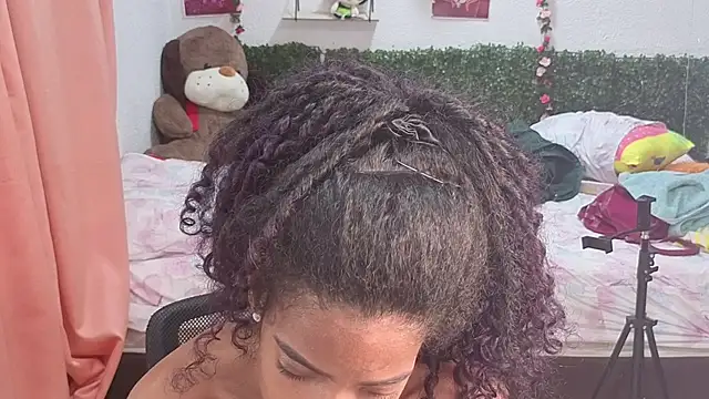 thianahorny webcam