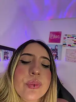 _Ninasanz webcam
