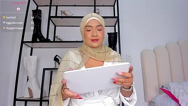 Amira-Zahra webcam