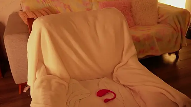 StrawberryEmma webcam