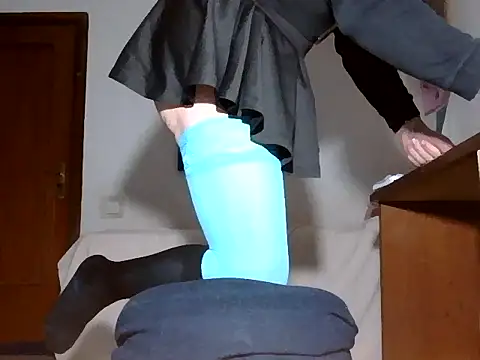 Layla-Trav webcam