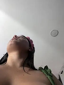 mulan_rousse (F teen) - finger in ass