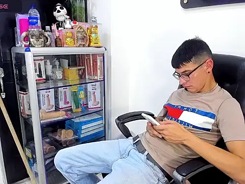 Alexx_bigcockk_ webcam