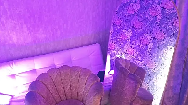 chloe_bronze webcam