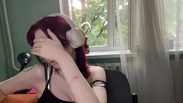 KiaLudera webcam