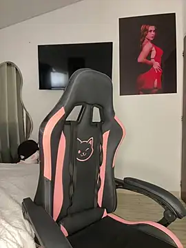Trixie1__ webcam
