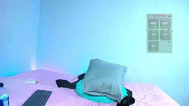 CURVY_EBONY_MILF webcam