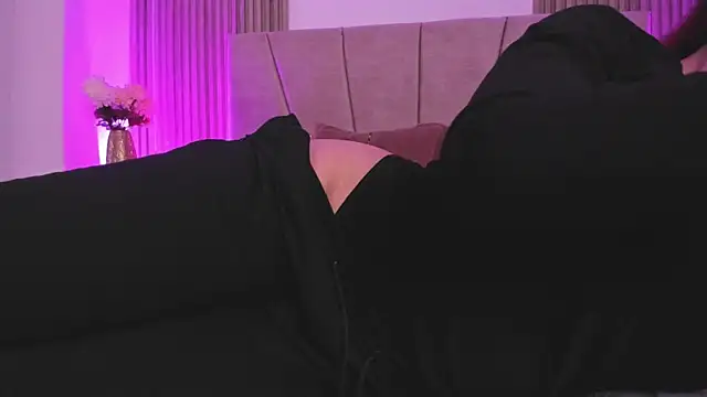 Victoria_Beaumont webcam