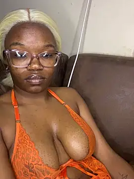 YummyMelanin117 webcam