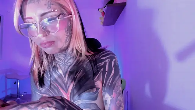 Nickidoll66_ webcam