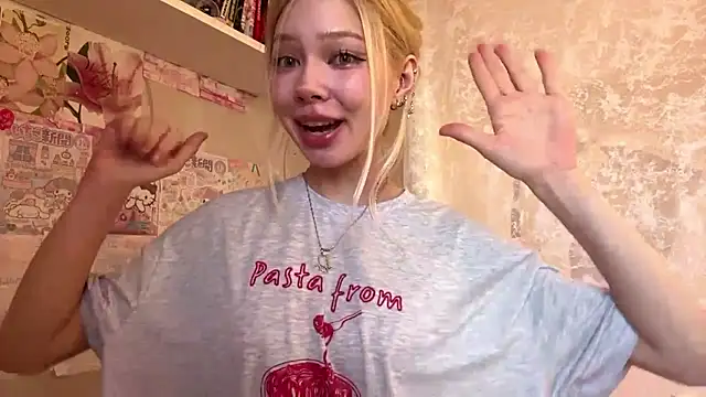 LinaFloww webcam