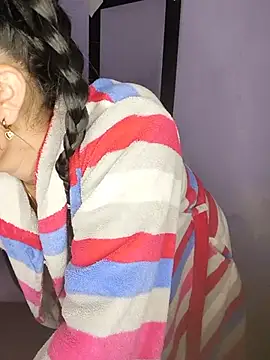 laurahotdirty webcam
