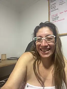 kaylaMinov_ webcam