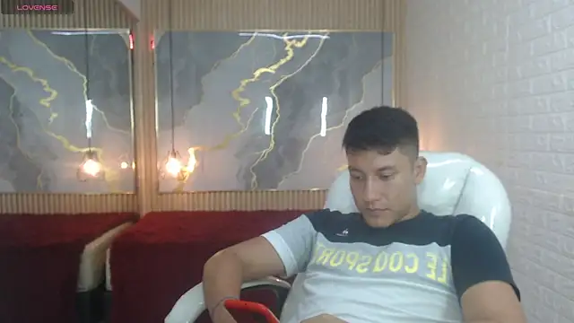 DominantBoy4 webcam