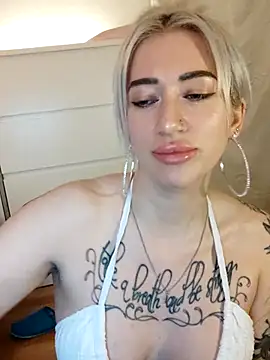 Gina-Lumara webcam