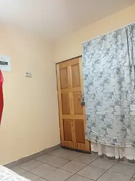 HipsDontLieX95 live sex cam