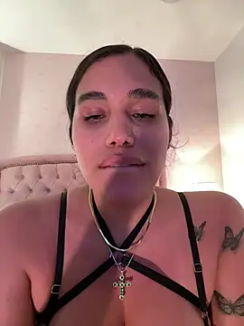 Bella__Wood webcam