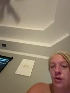 queenkelly1234 (F milf) - Wet wet wet