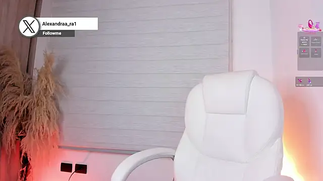 alexandra_ra (F young) - sensual and naked dance